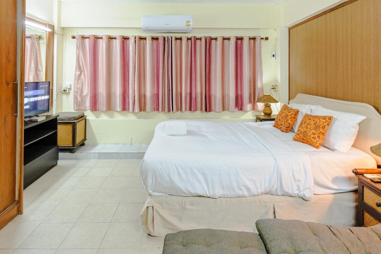 High5 Guesthouse Pattaya Buitenkant foto