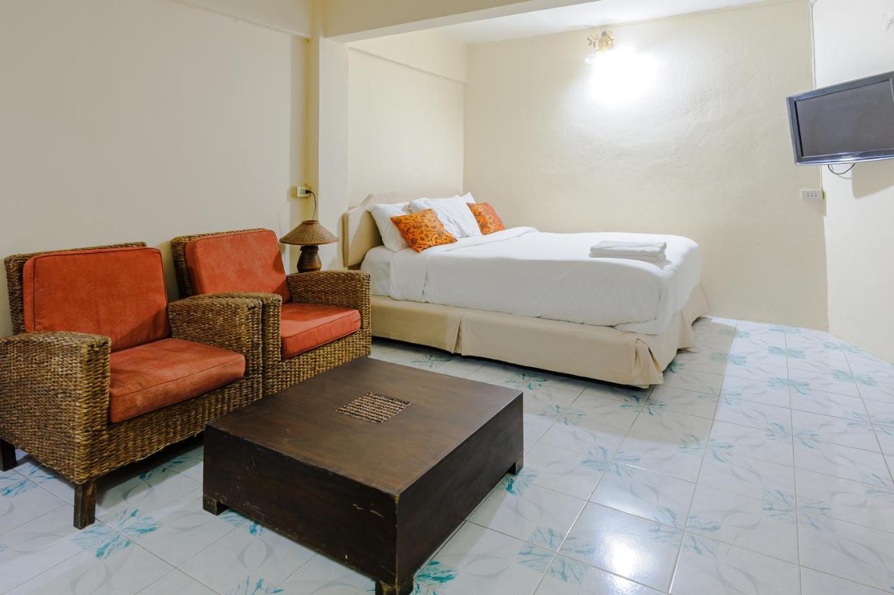 High5 Guesthouse Pattaya Buitenkant foto
