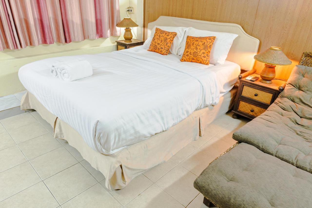 High5 Guesthouse Pattaya Buitenkant foto