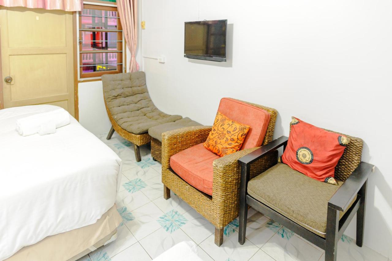 High5 Guesthouse Pattaya Buitenkant foto