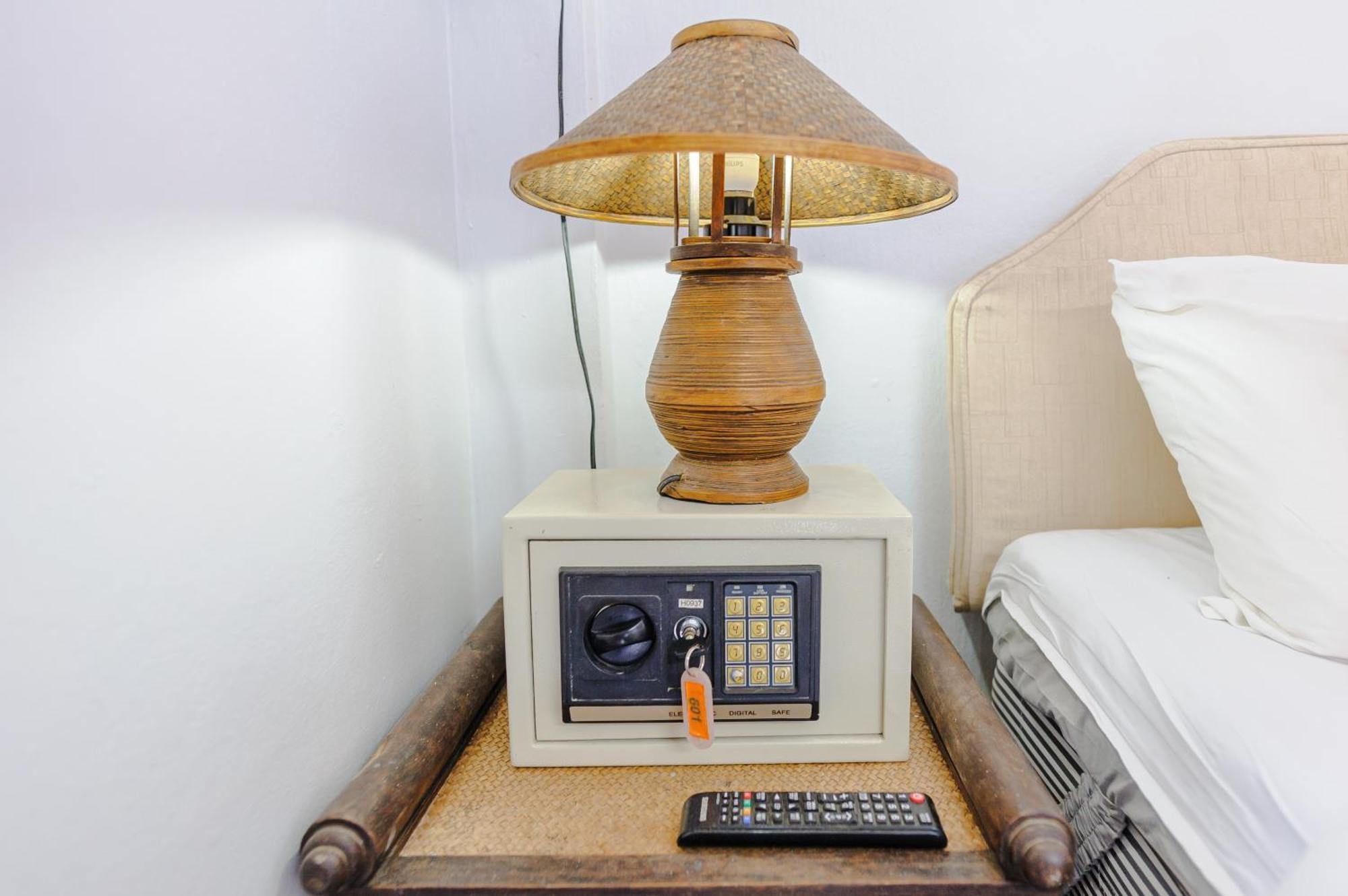 High5 Guesthouse Pattaya Buitenkant foto