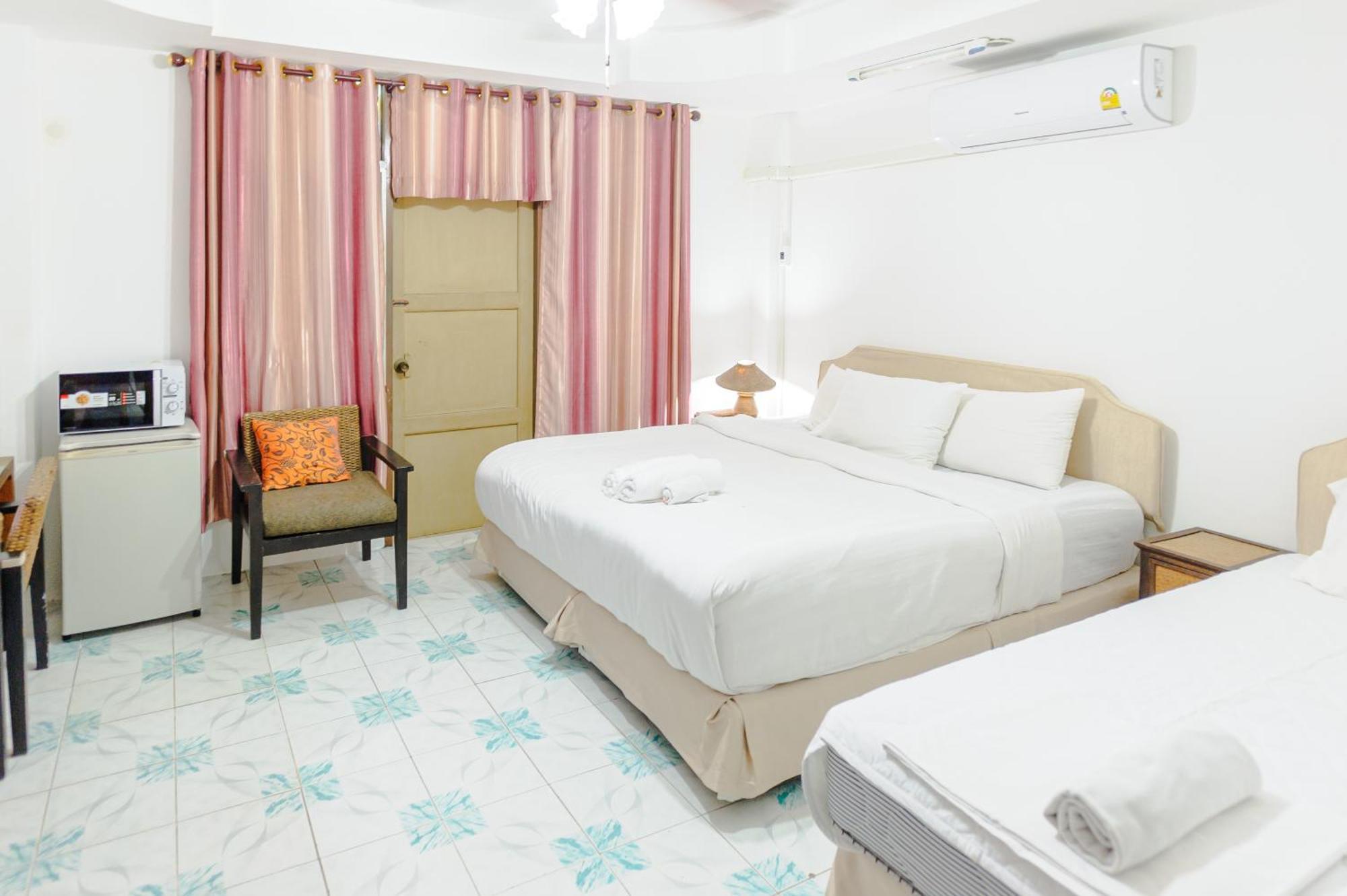 High5 Guesthouse Pattaya Buitenkant foto