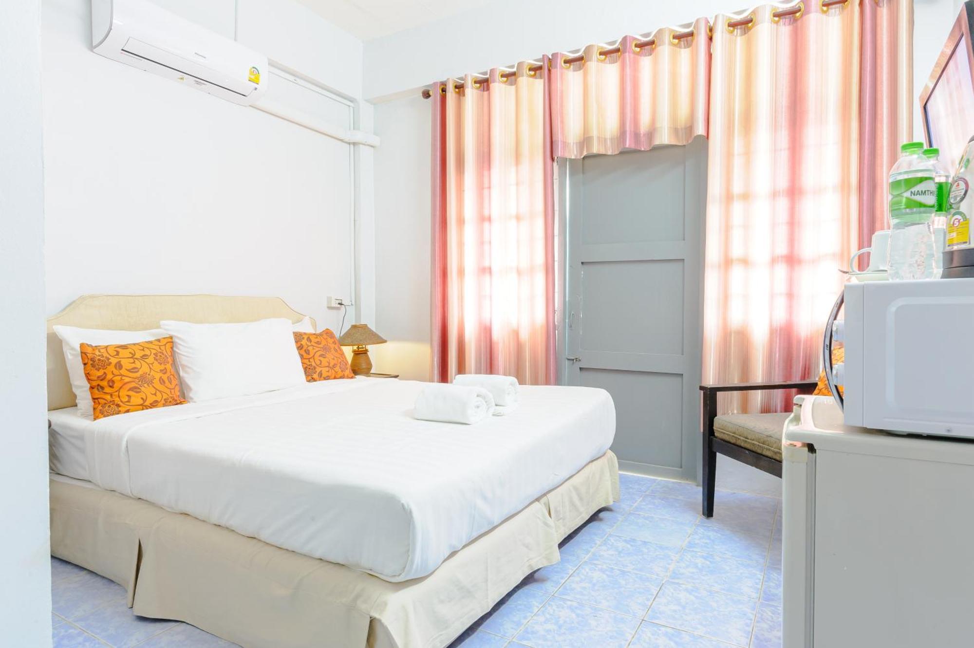 High5 Guesthouse Pattaya Buitenkant foto