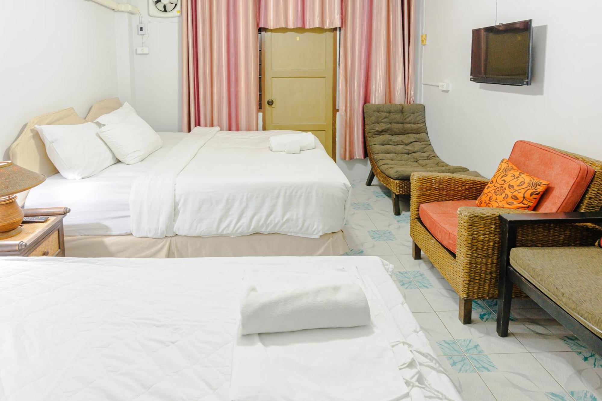 High5 Guesthouse Pattaya Buitenkant foto
